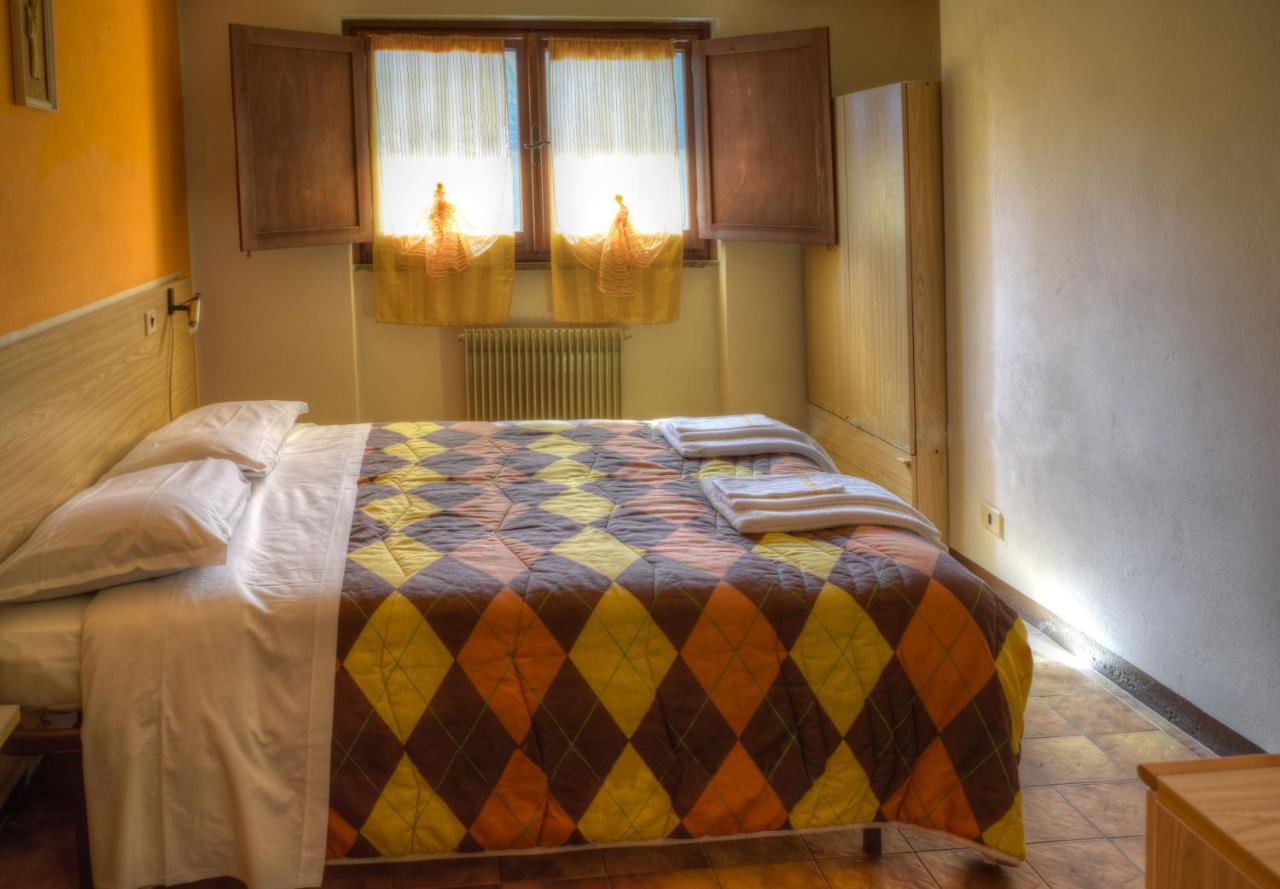 Albergo Rifugio Montecucco Piampaludo Exterior foto